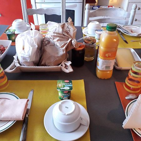Cercy-la-Tour Chez Marie Bed & Breakfast エクステリア 写真
