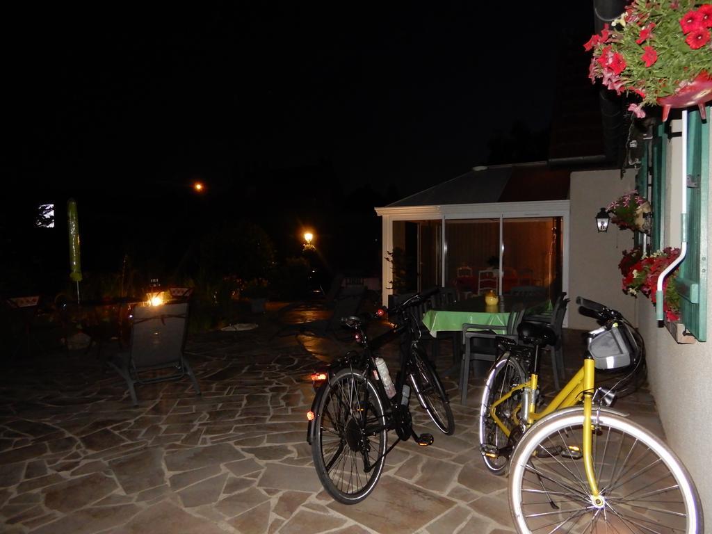 Cercy-la-Tour Chez Marie Bed & Breakfast エクステリア 写真