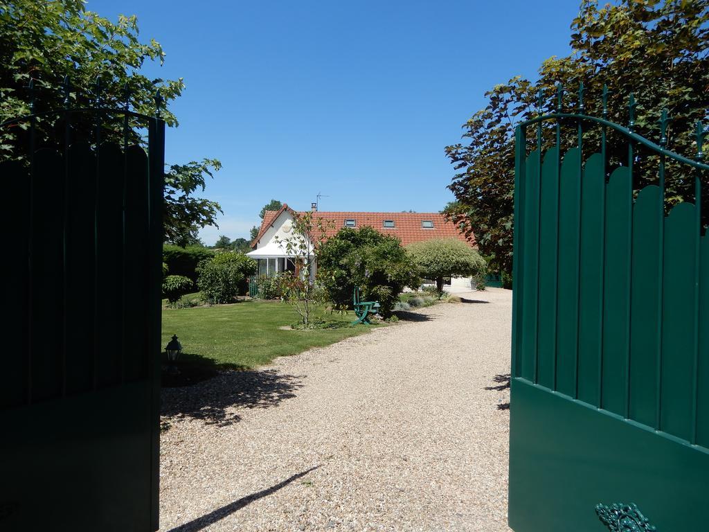 Cercy-la-Tour Chez Marie Bed & Breakfast エクステリア 写真