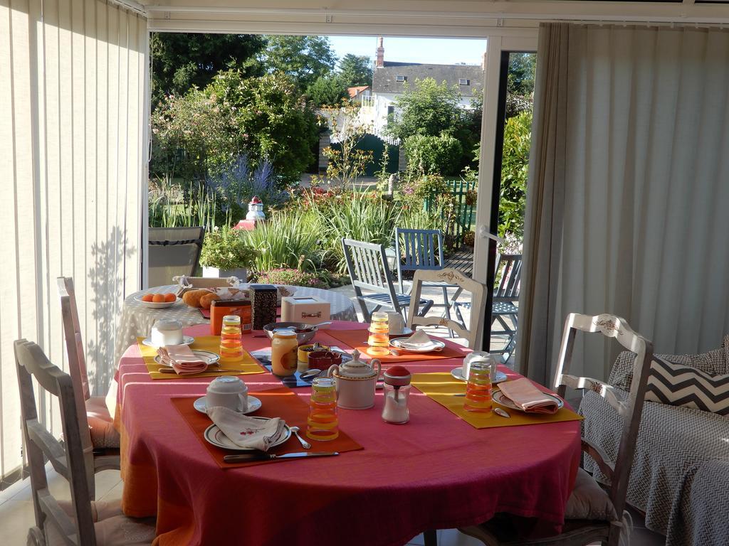 Cercy-la-Tour Chez Marie Bed & Breakfast エクステリア 写真
